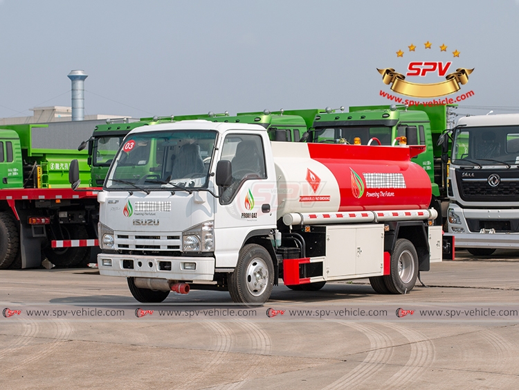 4,000 Litres Refueling Tank Truck ISUZU - LF